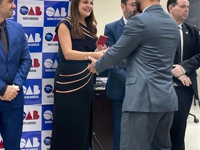 Notícia destaque: Prestigiando o Vale do Araguaia, presidente Gisela Cardoso entrega carteiras profissionais a 30 novos advogados e advogadas